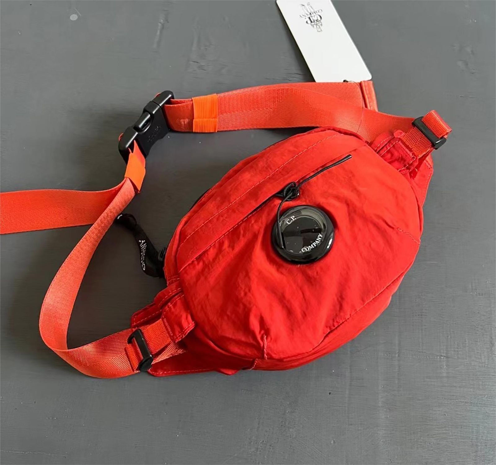 新品未使用 C.P. COMPANY CPカンパニー ショルダーバッグ スマホ 