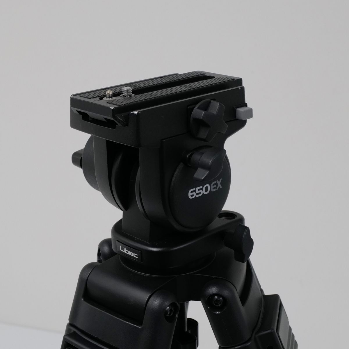 Libec 650EX ビデオ三脚 USED美品 リーベック 三段 スライドプレート仕様 小型ビデオカメラ用 TRIPOD 完動品 中古 CP4151 Libec 650EX ビデオ三脚 USED美品 リーベック 三段 スライド