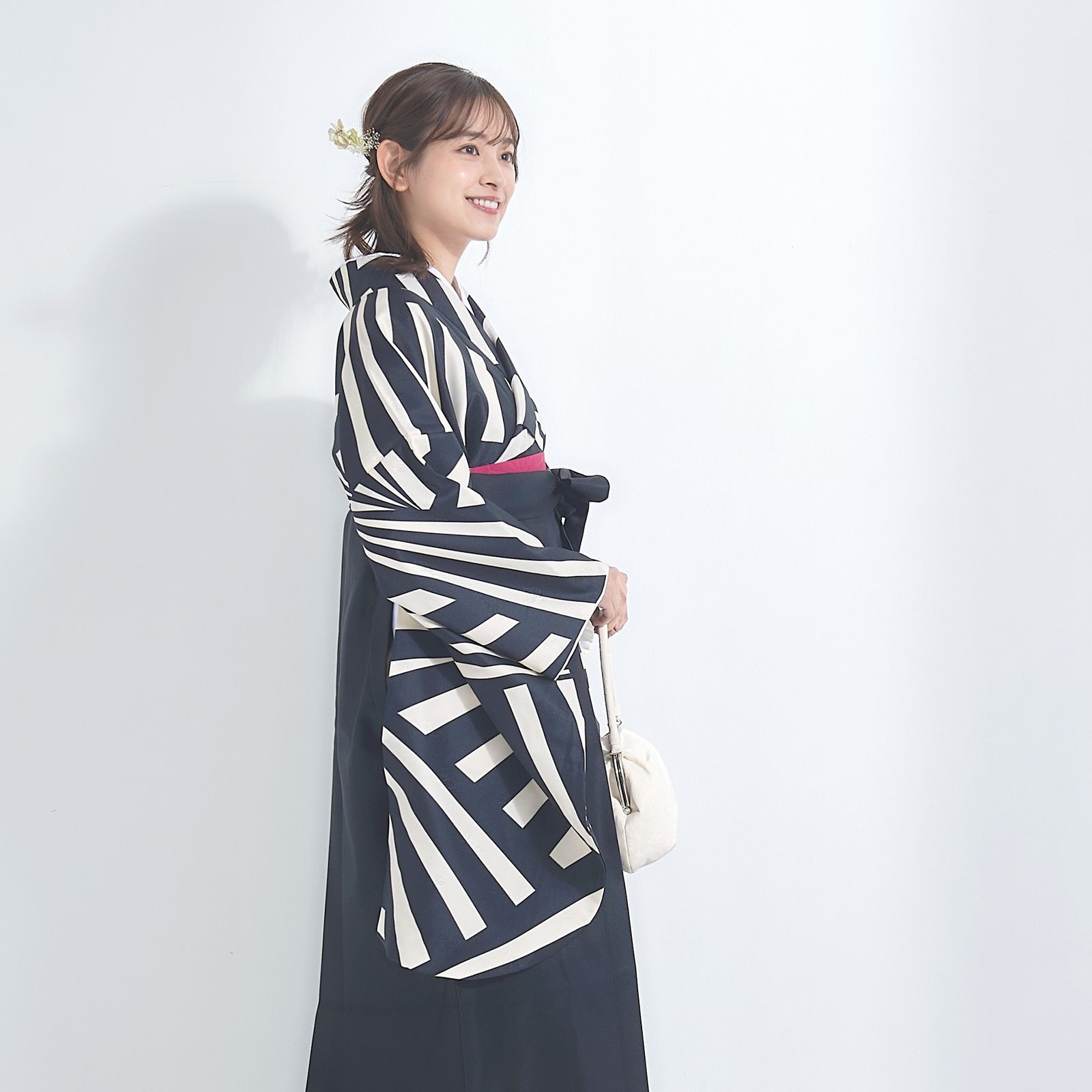 新品・購入用】卒業式 袴セット 4点セット 二尺袖 白 黒 ストライプ  