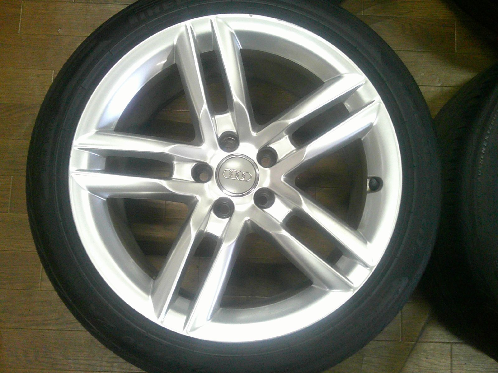 アウディ用18インチDunlop Winter Maxx ホイールセット20年製 アウディ用18インチDunlop Winter Maxx ホイールセット20年製