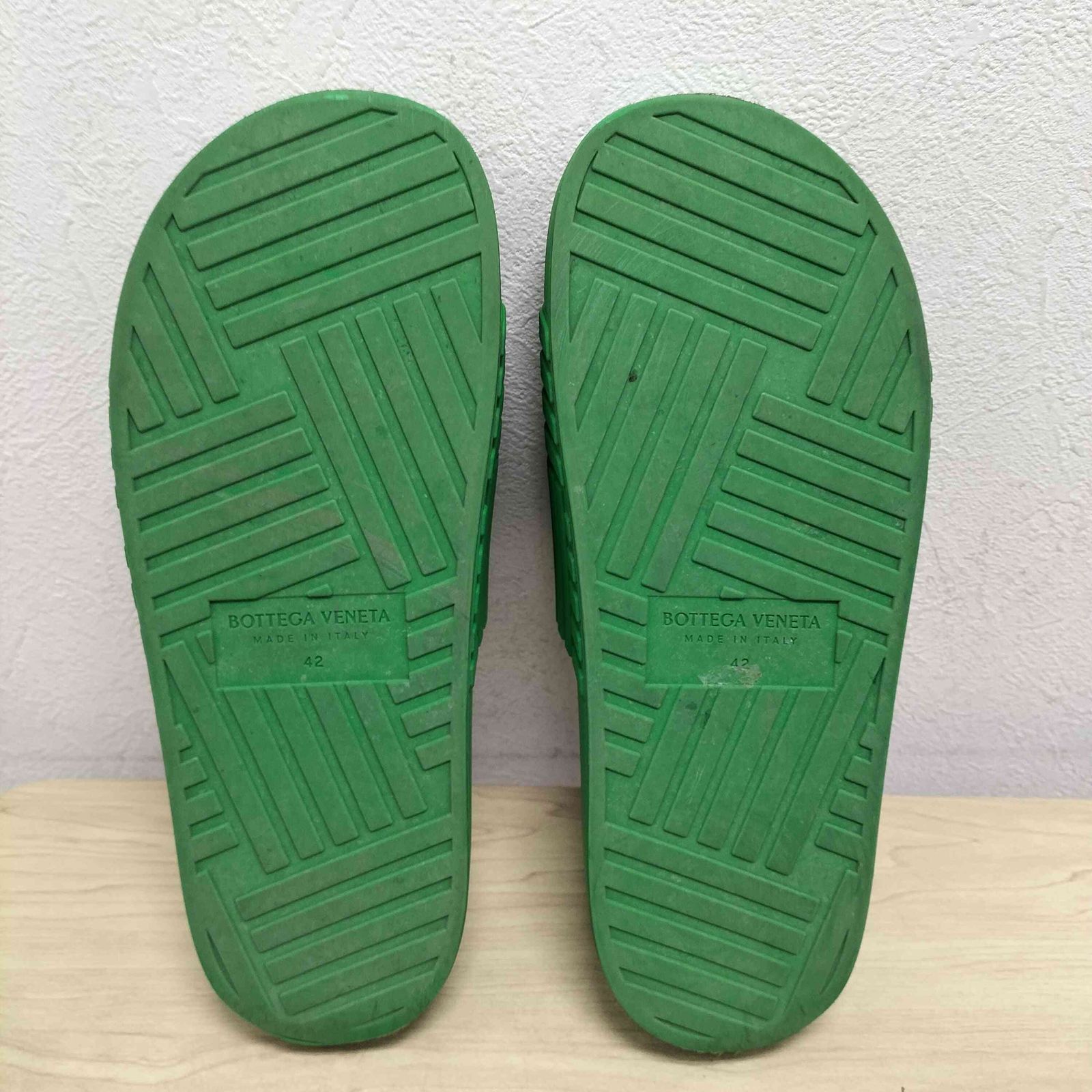 ボッテガヴェネタ BOTTEGA VENETA ラバーサンダル SLIDER メンズ JPN