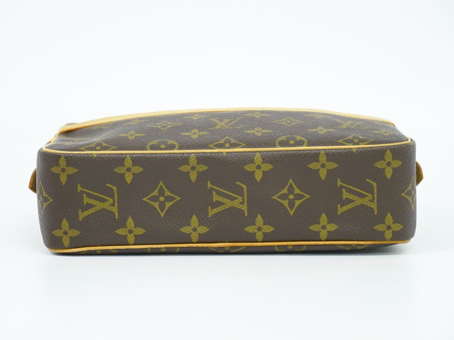 ルイヴィトン モノグラム セカンドバッグ クラッチバック LOUIS