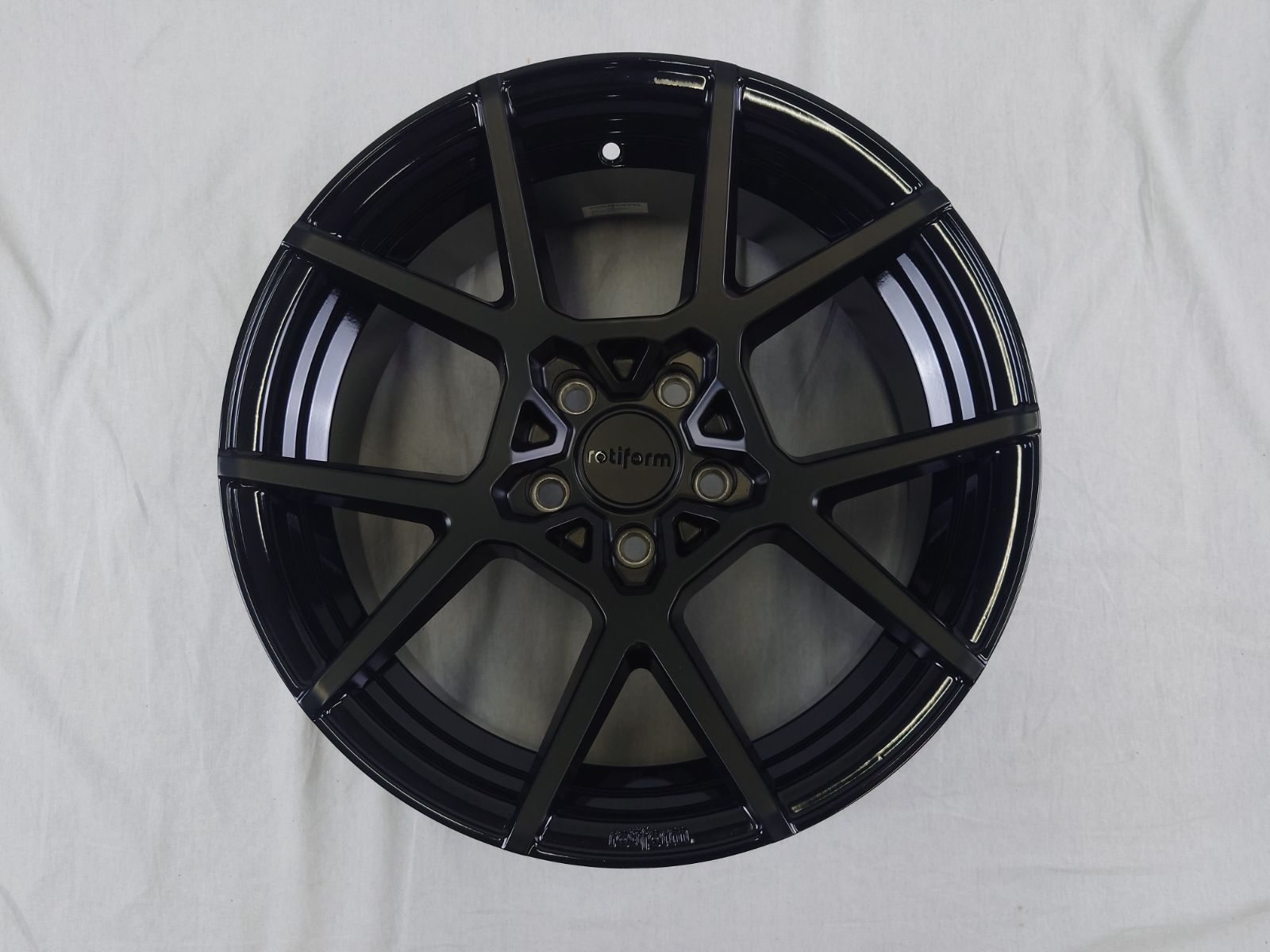r*様 ロティフォーム　18インチ9.5j+35 Amazon.co.jp: Rotiform LAS-R 18X9.5 5X100/4.5 6.23 25mm