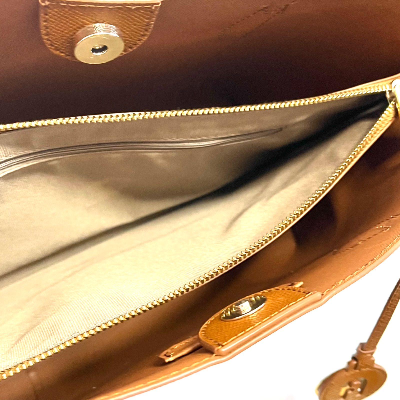 極美品】FURLA フルラ ヴィットリア Lサイズ ブラウン チャーム付き