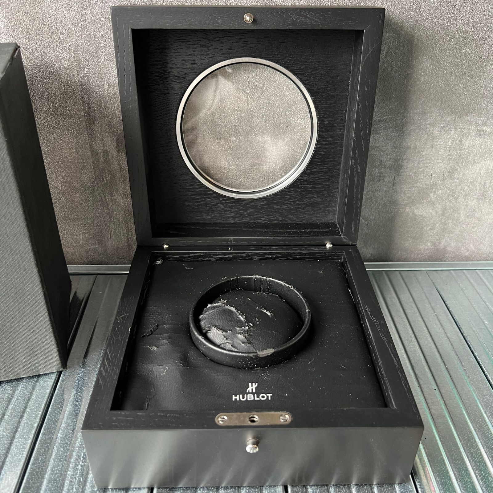 ウブロ HUBLOT 空箱 時計ケース USB・ZIP付 - メルカリ