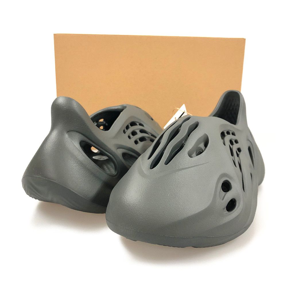 ADIDAS アディダス 品番 IG5349 YZY FOAM RNR CARBON シューズ