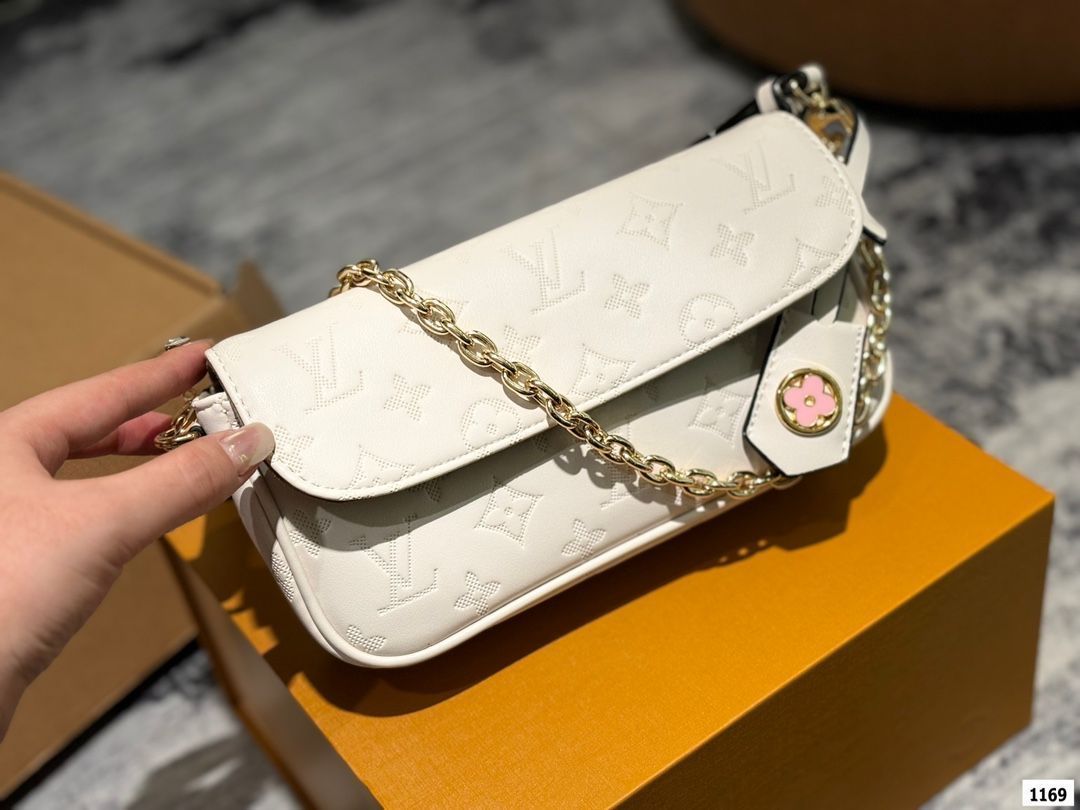 LV|ルイヴィトンWALLET ON CHAIN IVY 脇バッグ 斜めショルダーバッグ Hermesビーチバッグ 財布 鍵バッグ 小銭入れ 手持ちバッグ バッグ
