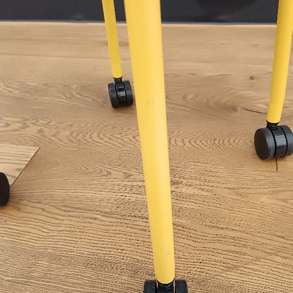 オカムラ パイプ丸椅子