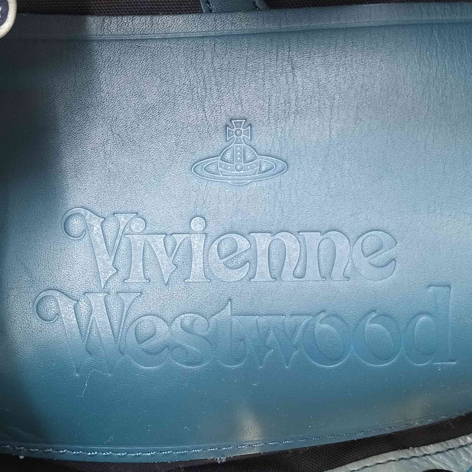 ヴィヴィアンウエストウッド Vivienne Westwood オーブ 型押し 巾着  