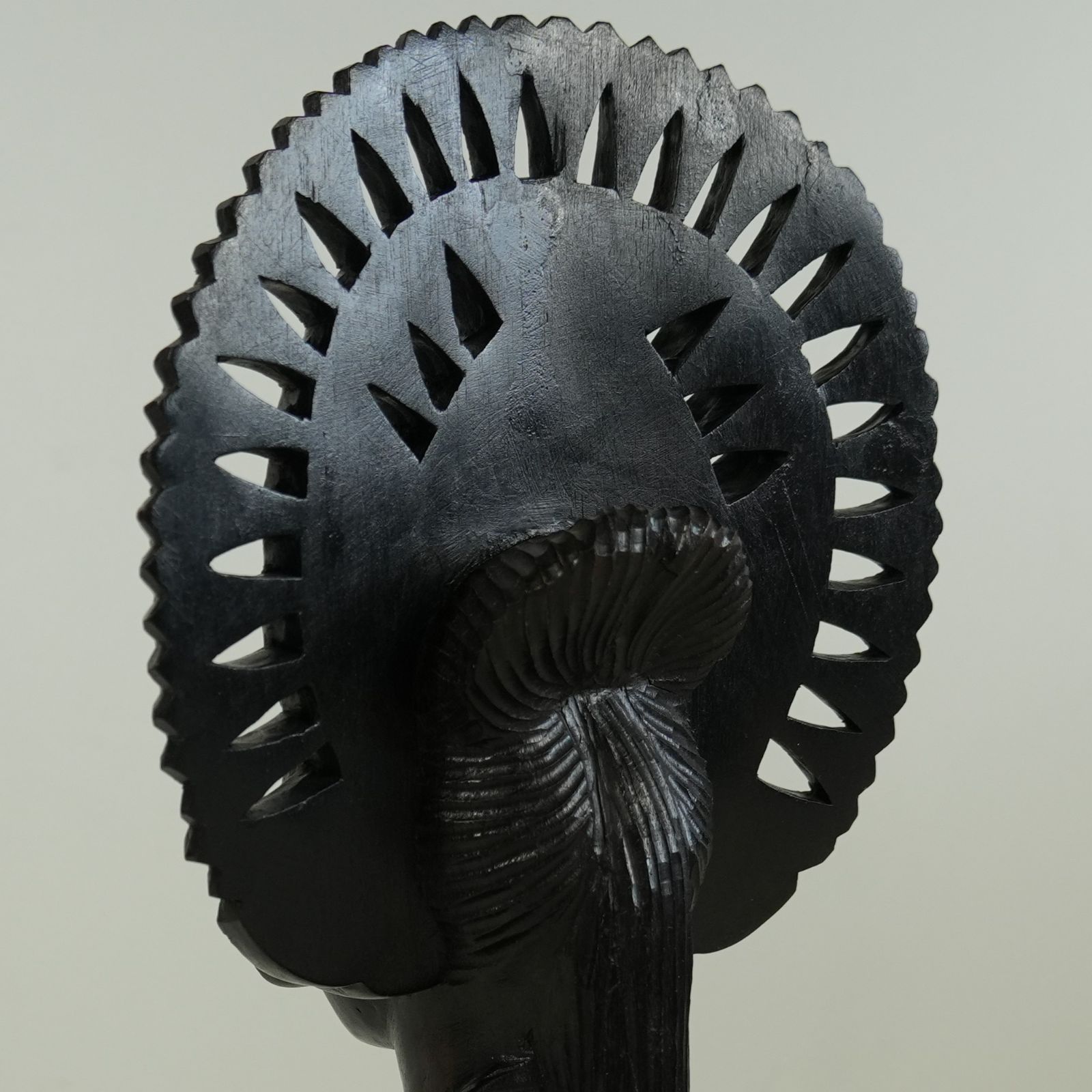 バリ島女神像 木製彫刻像 約30cm木製彫刻 SJi] 木彫り 彫刻 バリ島 女神像 BALI刻印 現状品 - メルカリ