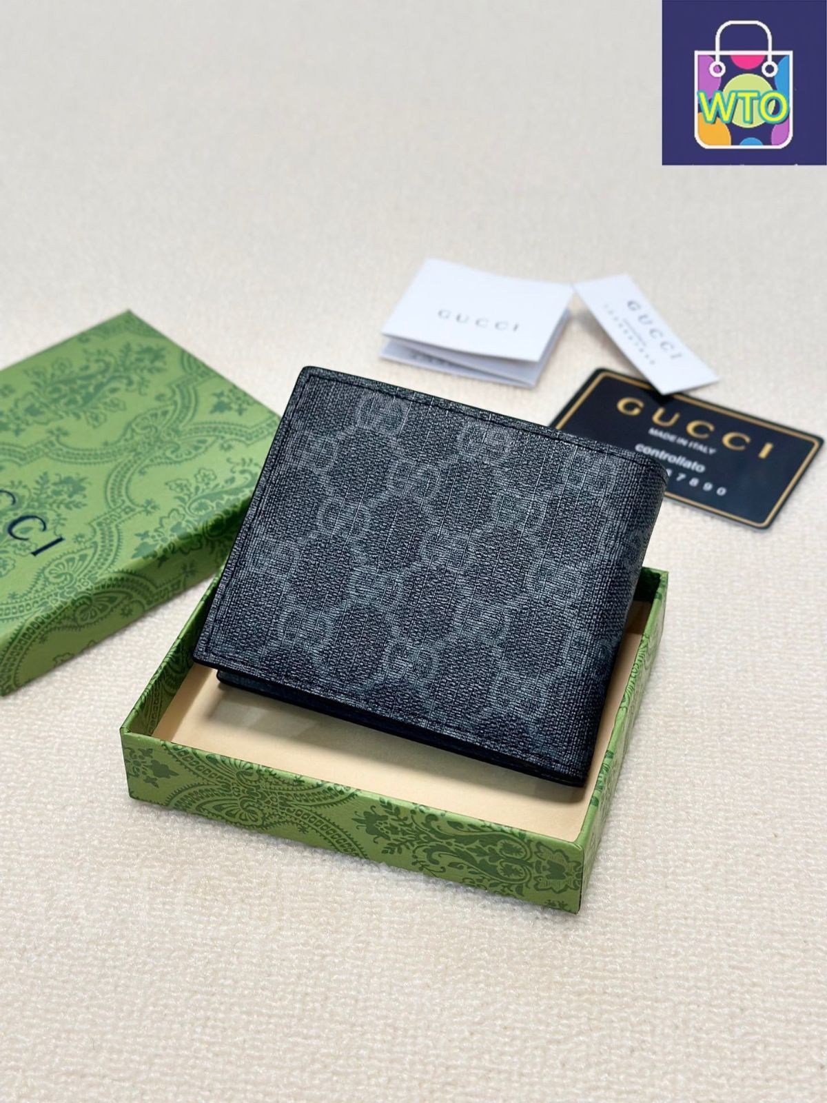 今日特価】Gucci グッチ シルクスクリーン柄ショート財布