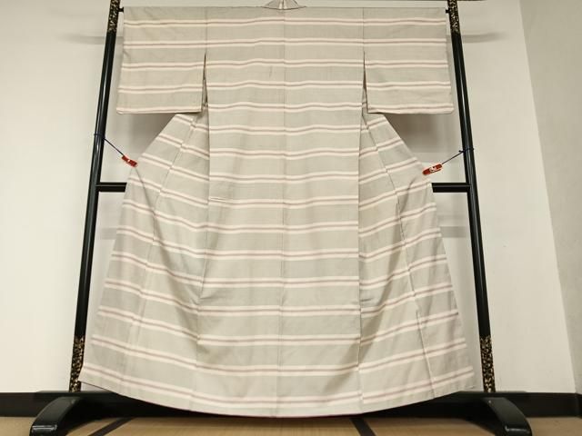 平和屋着物●本場大島紬　白大島　100亀甲　横段文　正絹　逸品　AAAX0737zg 平和屋着物○本場大島紬 白大島 100亀甲 横段文 正絹 逸品 AAAX0737zg