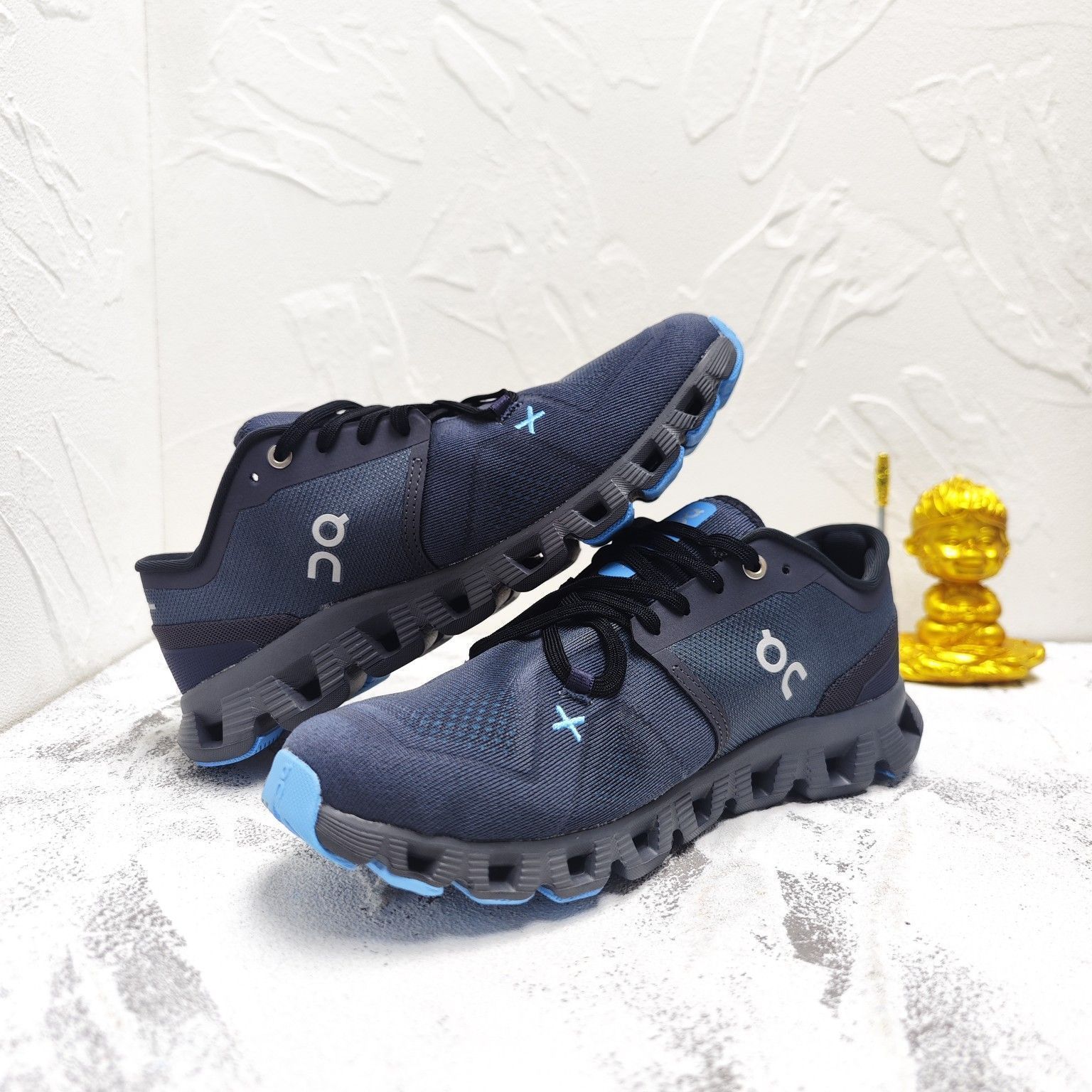 極美品  オン Cloud X 3 クラウドx3 ランニングシューズ　24.5 クラウド オン ランニングシューズ レディース on エックス3