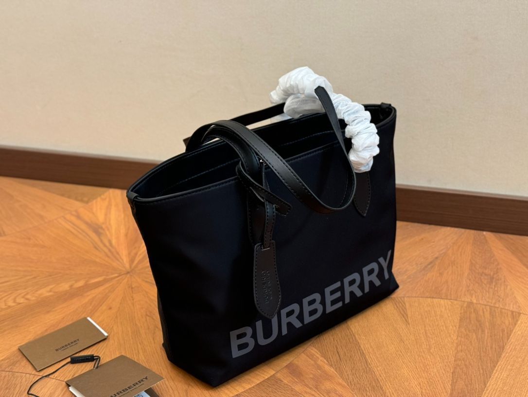 BURBERRY バーバリー　ショルダーバッグ　ボストンバッグ　旅行用バッグ バーバリー BURBERRY バッグ ミニボストン 2WAY ショルダー