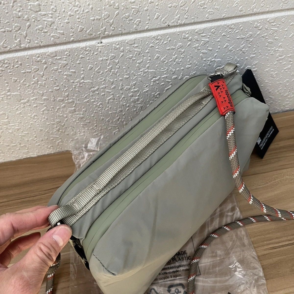 新品topologie ボトルサコッシュ ラージ moss（ストラップ付） 新品 Topologie Bottle Sacoche Bag Large【Moss】ストラップ付｜Yahoo