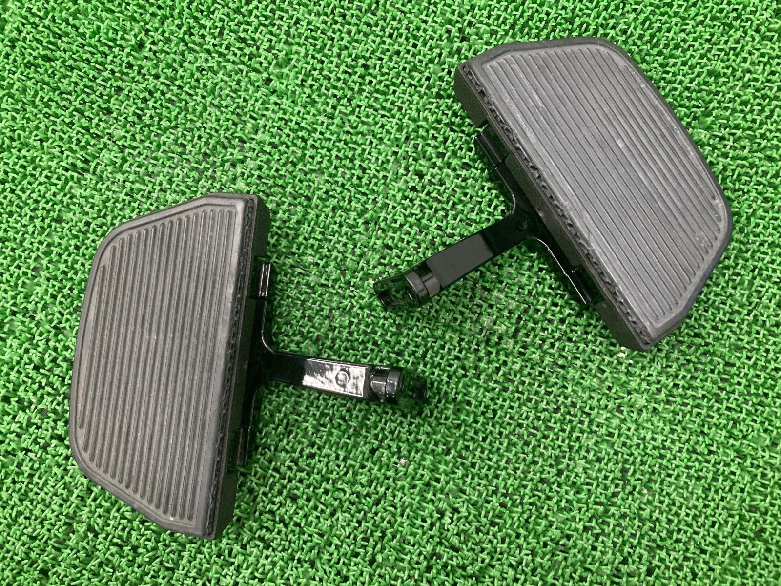 FLHR1580 タンデムステップ 左右 ハーレー 純正 バイク 部品 ロード