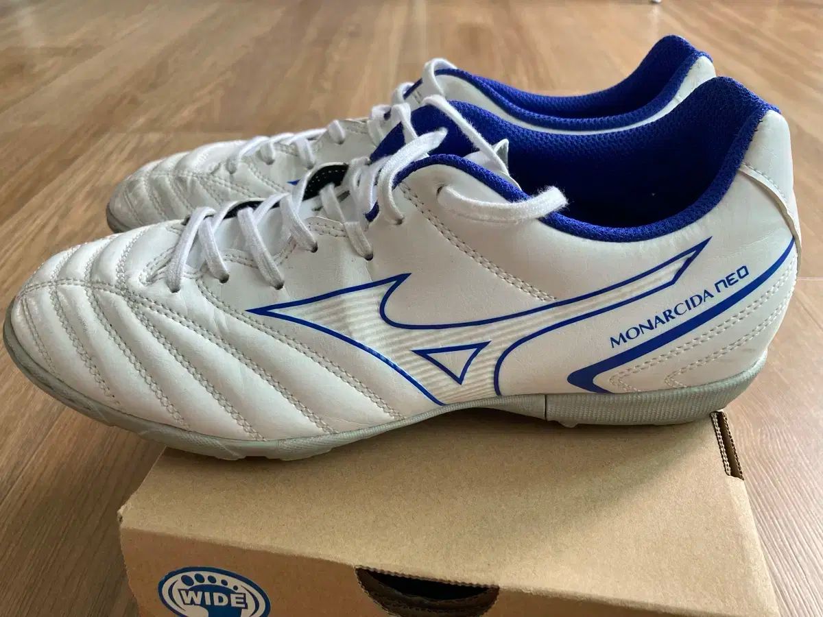 ネオ サッカーシューズ