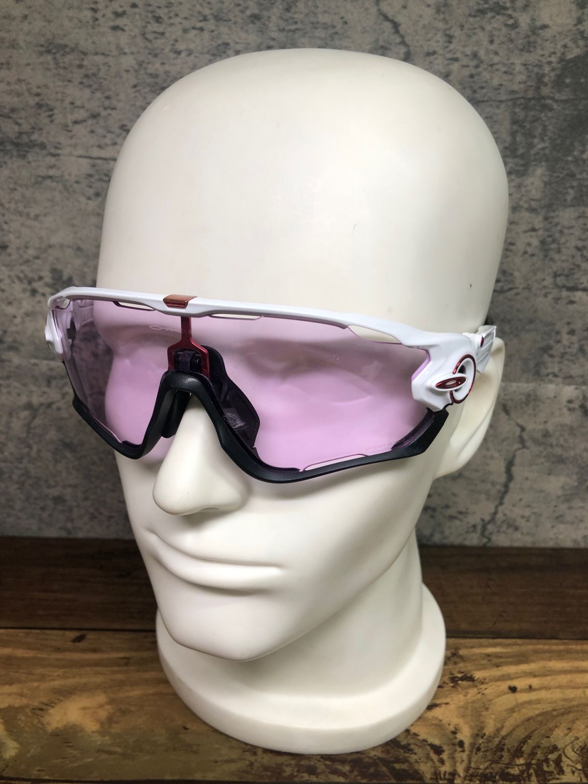 OAKLEY