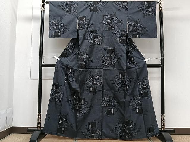 平和屋着物□本場大島紬 泥染め 9マルキ 地空き 雪輪草花文 逸品