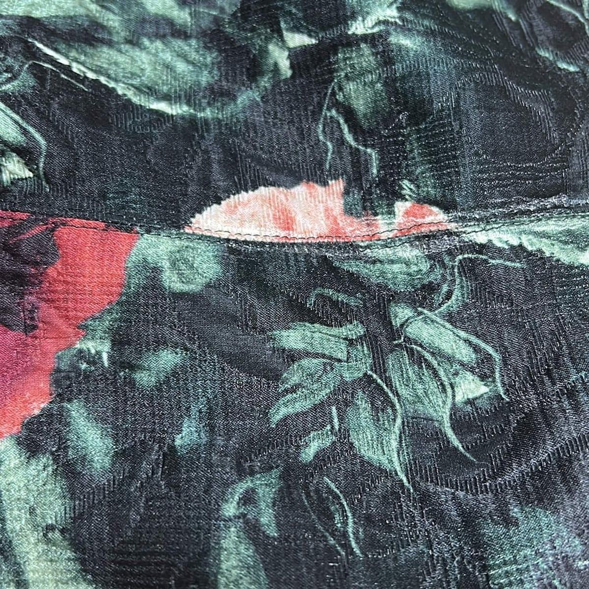 黒×レッド×マルチ 花柄