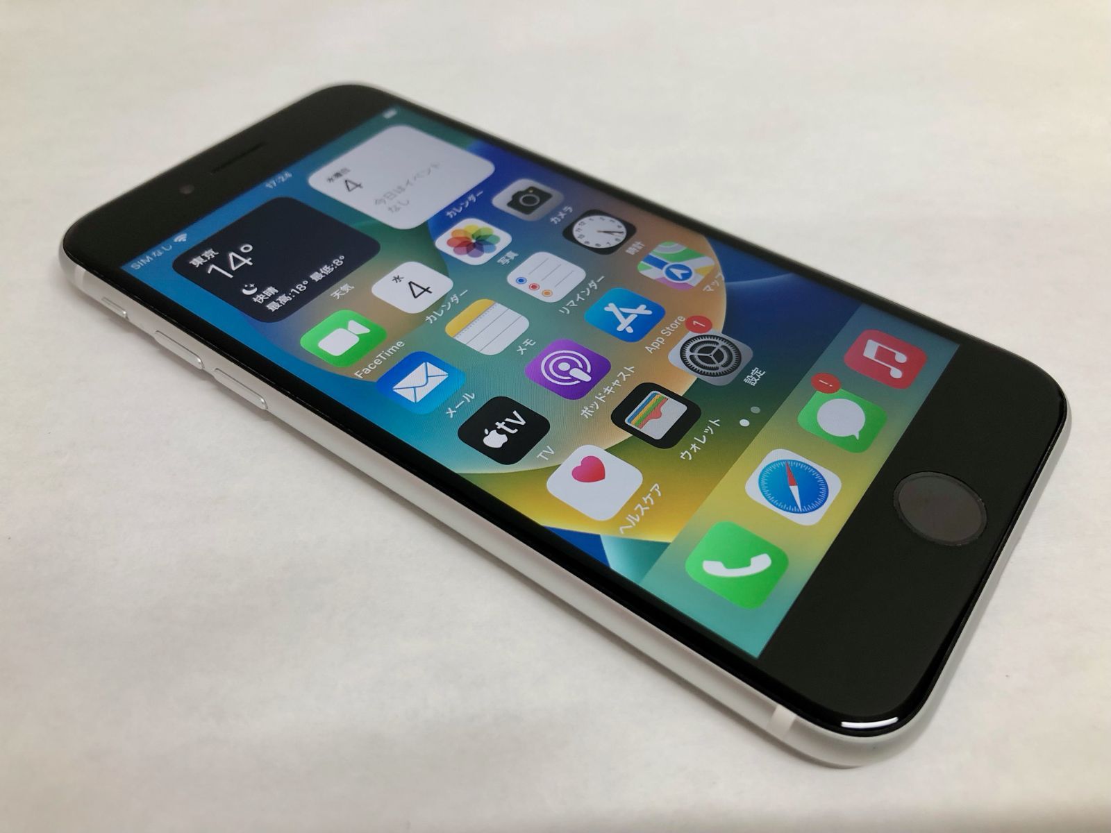 【金モバ】期間限定大特価美品simフリーiPhone SE 第2世代 (SE2)/64GBホワイトバッテリー84％利用制限〇Appleios
