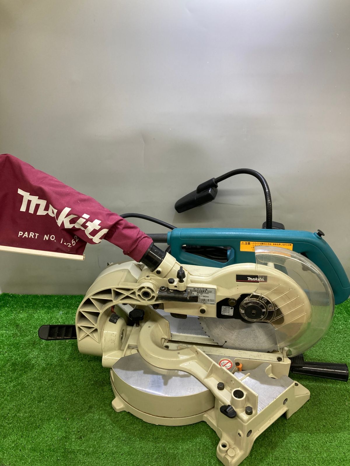 【中古品】【0921】★makita(マキタ) 190mm卓上スライドマルノコ LS0712　IT1HM7OMZGNW