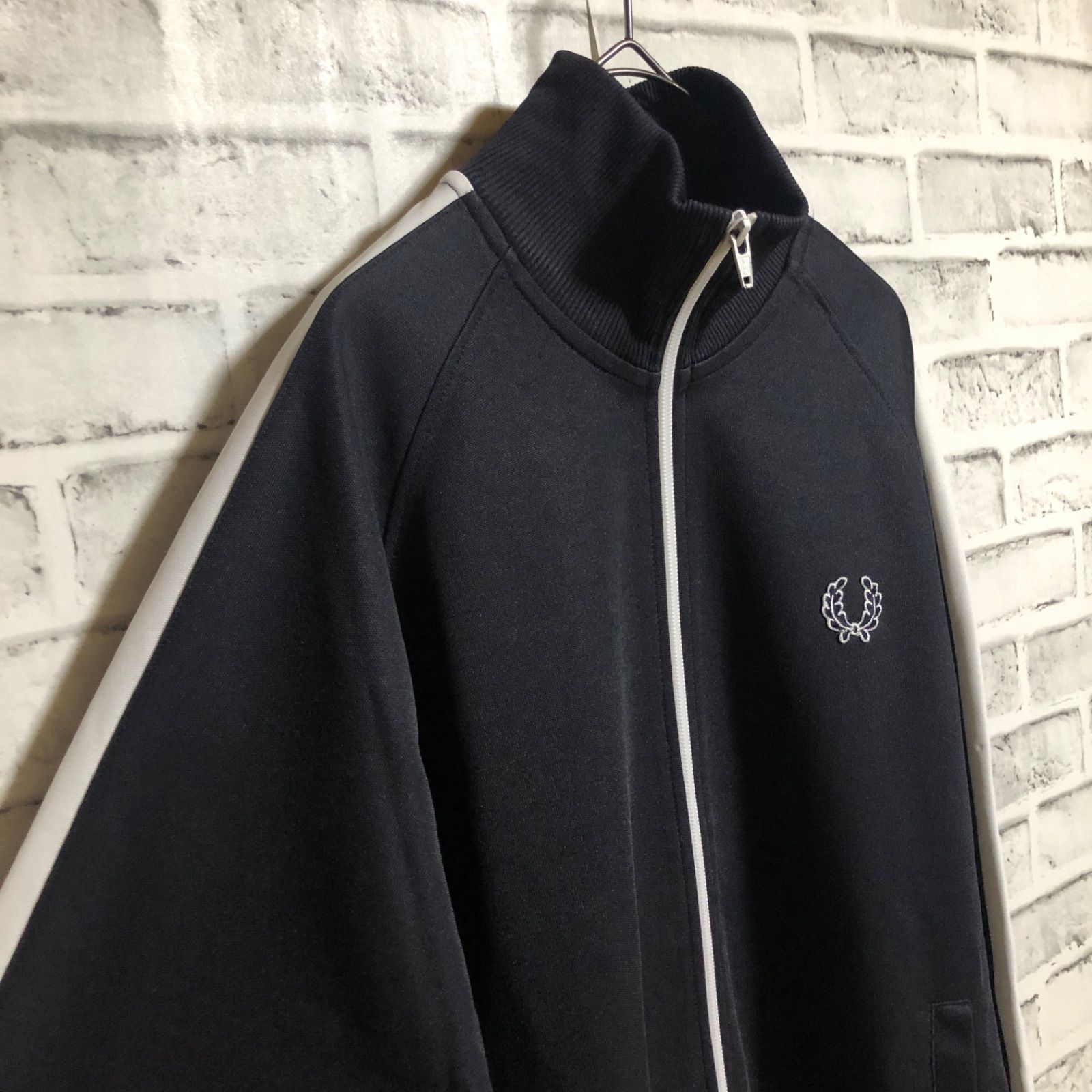 フレッドペリー　トラックジャケット　ネイビー　月桂樹　S ジャージ FRED PERRY - 新品同様】フレッドペリー古着トラックジャケット