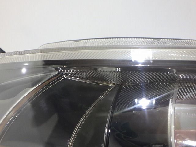 ヘッドライト左右