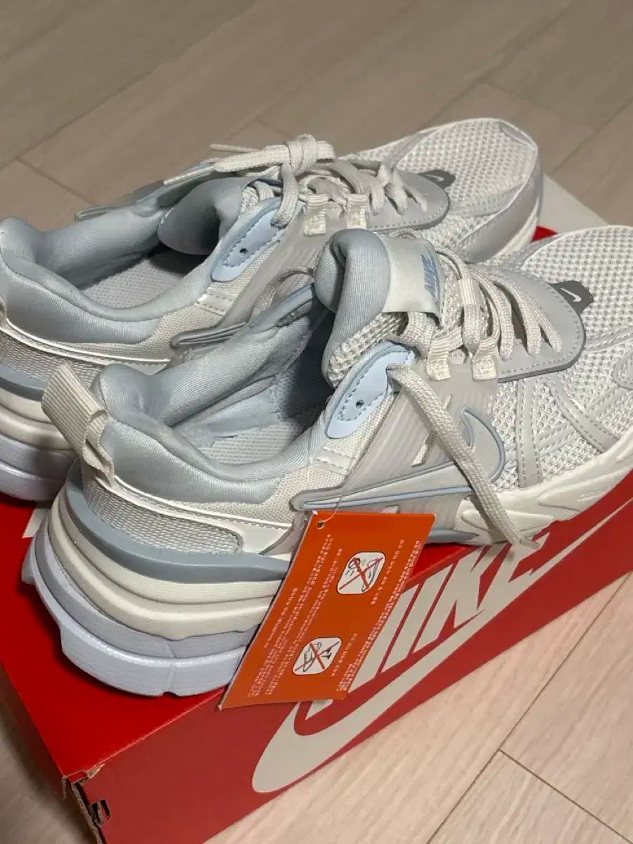 NIKE ナイキ Y2K ランニングシューズ