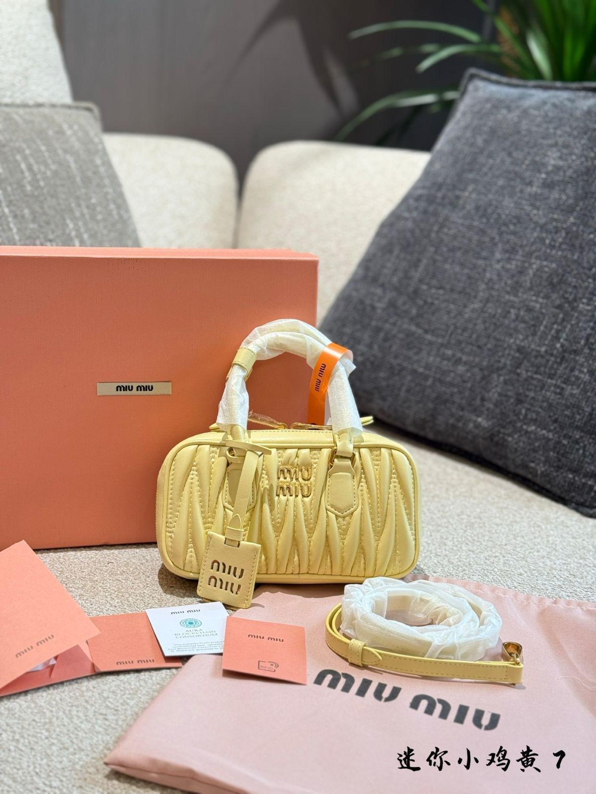 最終価格【美品】miumiu ★ ボーリングバッグ 並行輸入品 今日特価】Miu Miu Bowling Bag ミュウミュウ ボーリング バッグ