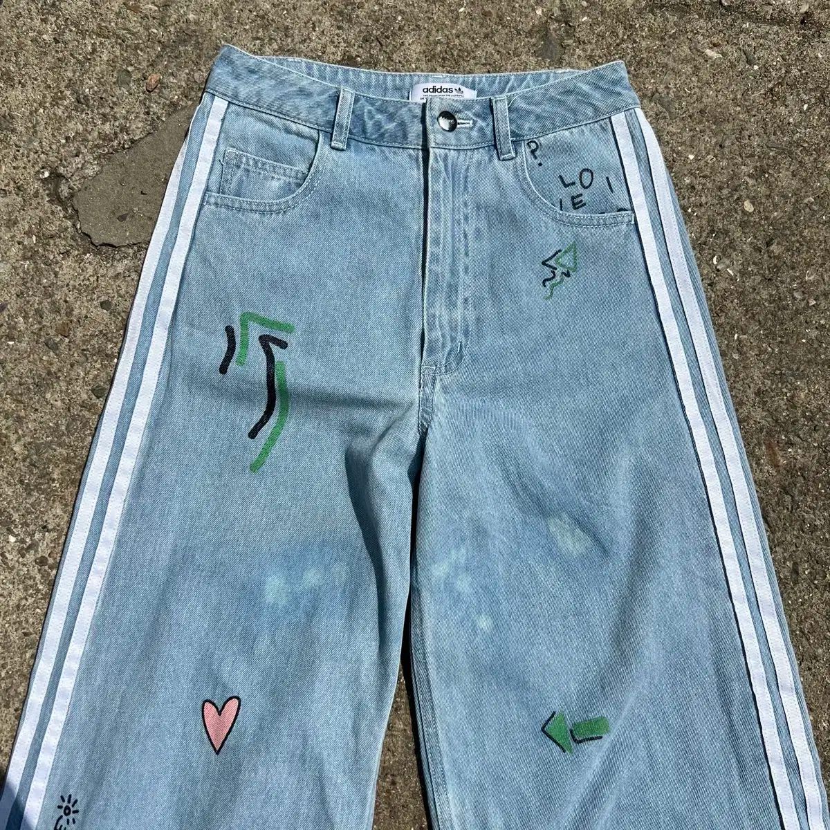 【ほぼ未使用】 adidas FIORUCCI　デニム　トラックパンツ　ジェニ adidas originals FIORUCCI フィオルッチ デニムトラックパンツ
