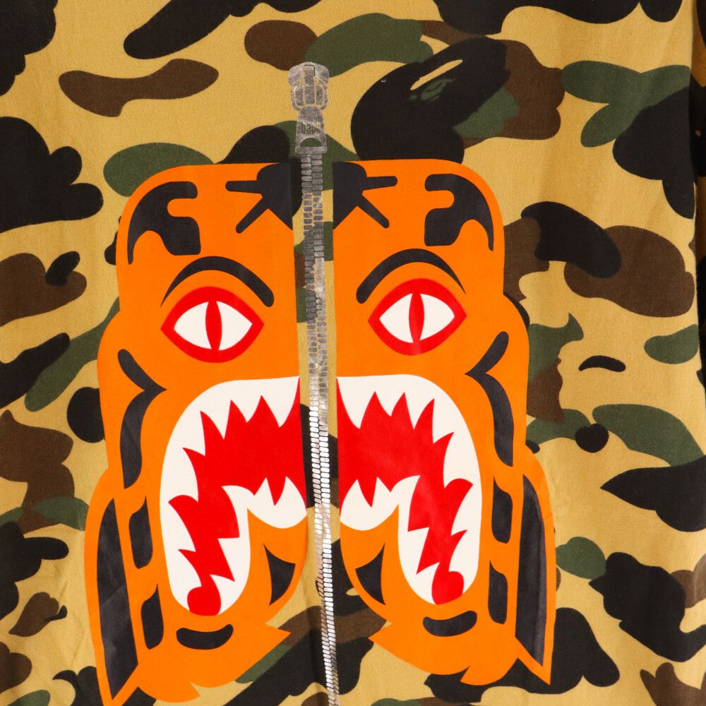A BATHING APE (アベイシングエイプ) タイガー柄 プリント