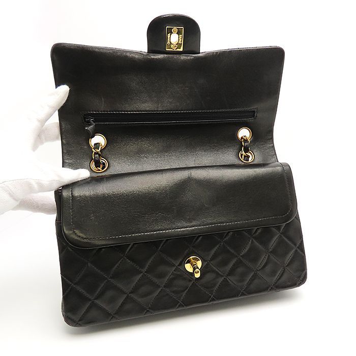 シャネル マトラッセ Wフラップ チェーンショルダー 25cm ネイビー