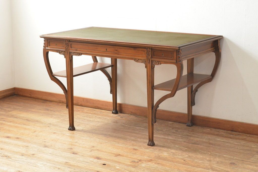 K*M様 イタリアMedea社のアール・ヌーヴォー様式ローテーブル　サイドテーブ イタリアMedea社のアール・ヌーヴォー様式ローテーブル サイド