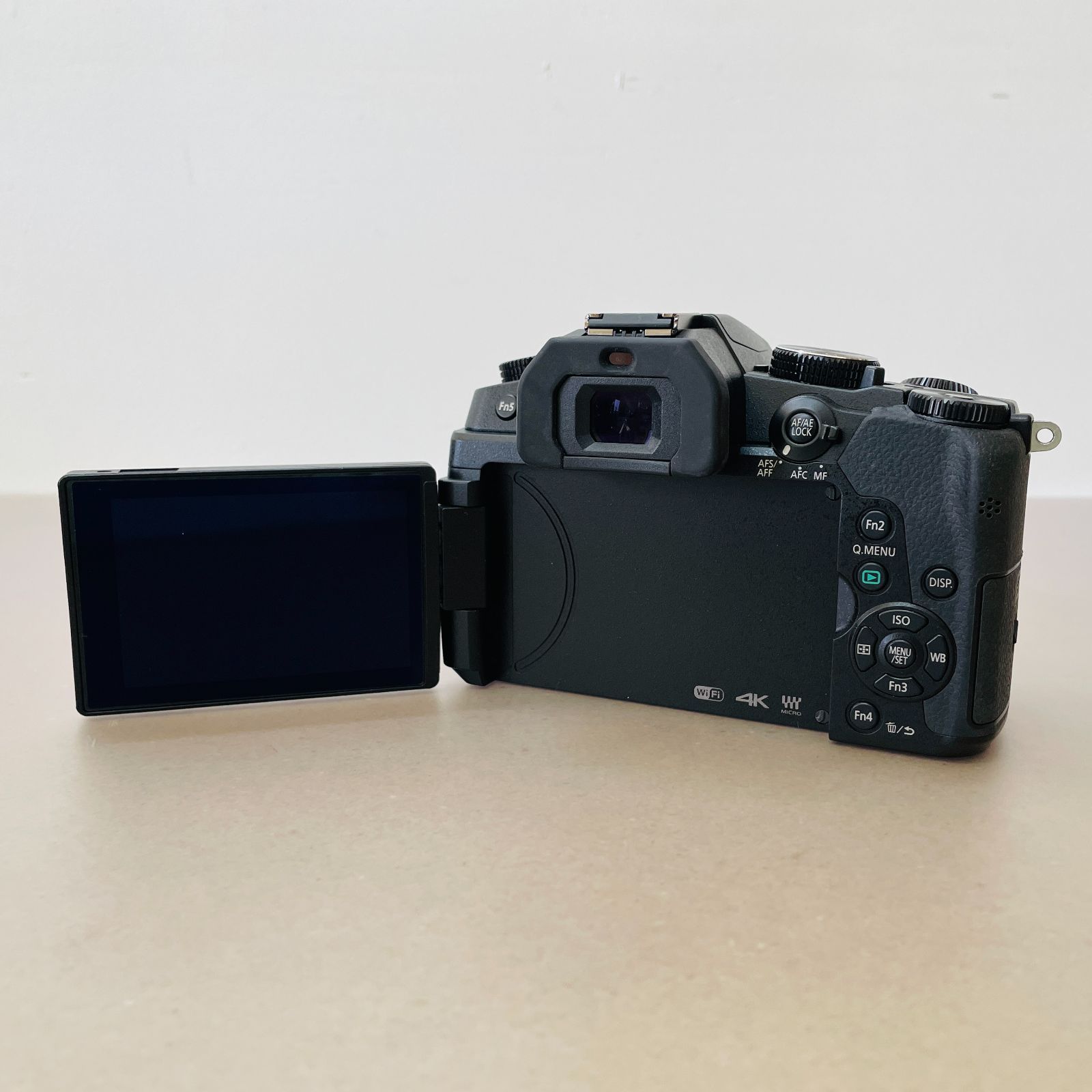 美品 Panasonic LUMIX G8 DMC-G8 シャッター回数2,098回 ボディ 美品 Panasonic LUMIX G8 DMC-G8 シャッター回数2,098回 ボディ