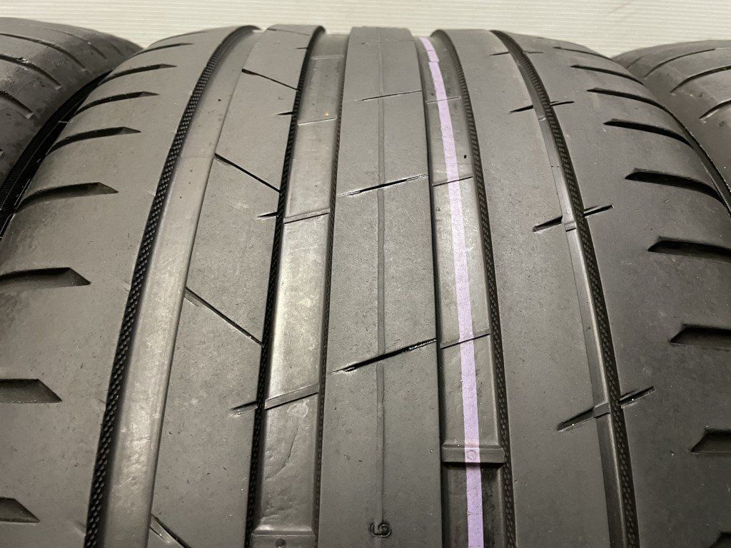 走行短め nokian HAKKA BLACK2 SUV 295/35R21 21インチ 夏タイヤ 4本 
