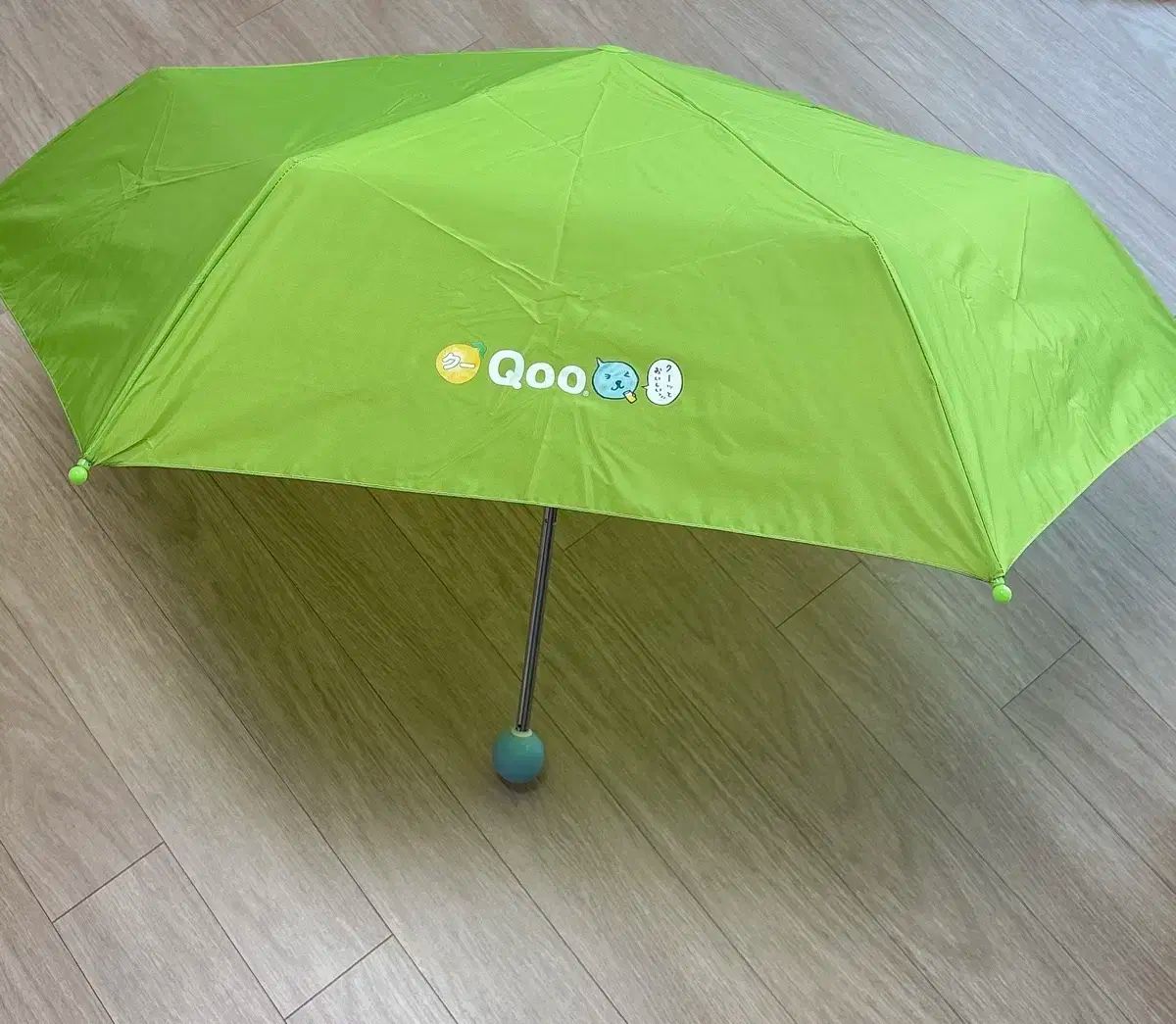 【非売品】Qoo 変身レインポンチョ＆折りたたみ傘　3セット Qoo 変身レインポンチョ＆折りたたみ傘セット - メルカリ