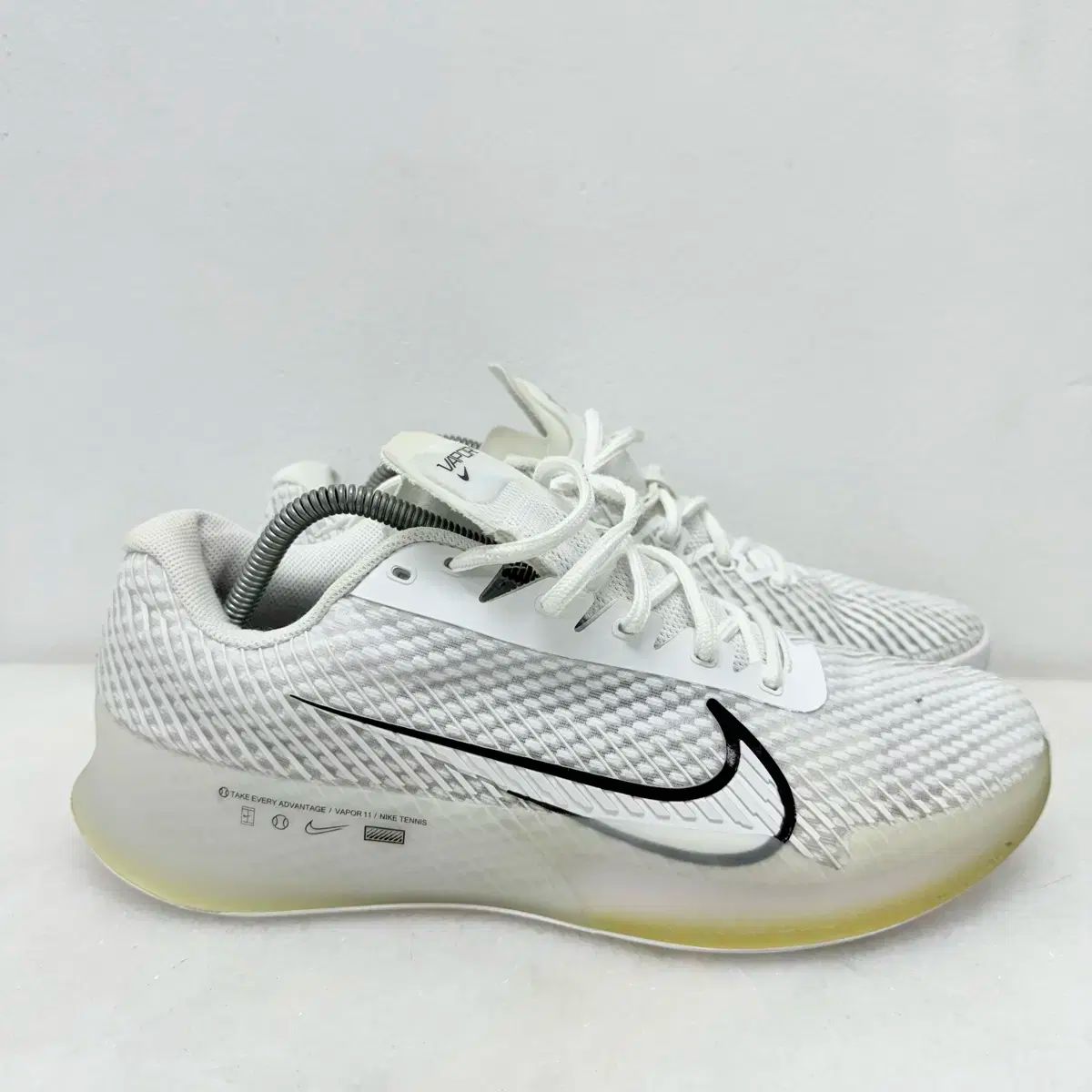 280 NIKE ナイキ テニスシューズ コート ズーム ヴェイパー 11 HC