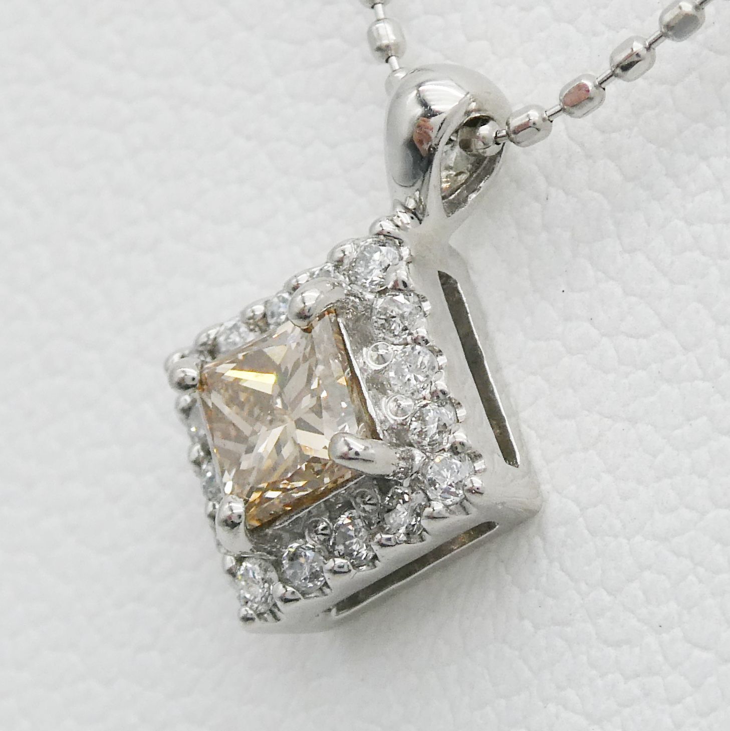 ネックレス Pt850/900 ダイヤ0.35ct/0.1ct プリンセスカット-