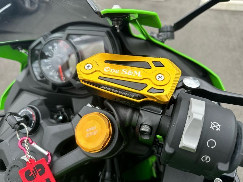 マスター 楽天市場】ゆ ZX-25R 専用 フロントブレーキマスターカバー リア