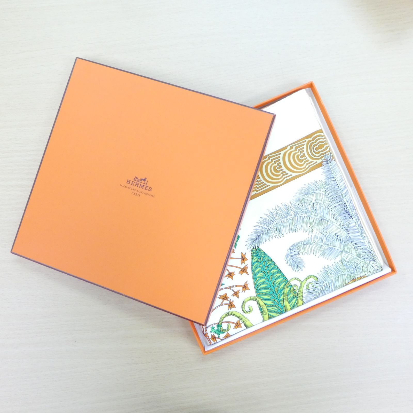 エルメス　カレ90 ビンテージ　フランス　木の伝説 HERMES】【Les legendes de l'Arbre】【フランス製】エルメス