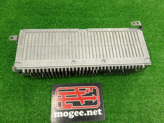 4FQ9542 AUB3 トヨタ クラウン GWS204 前期型 ハイブリッド オーディオアンプ 04005-06230