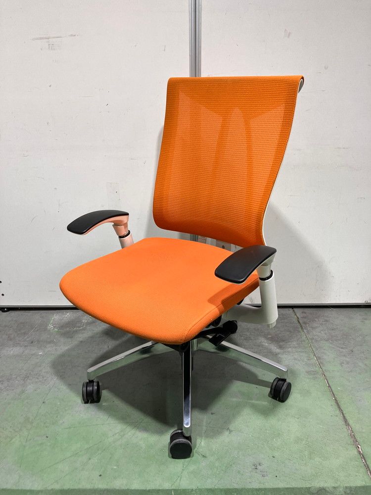 品 イトーキ セレーオシリーズ 可動肘付セレーオチェア KF-577JB オレンジ