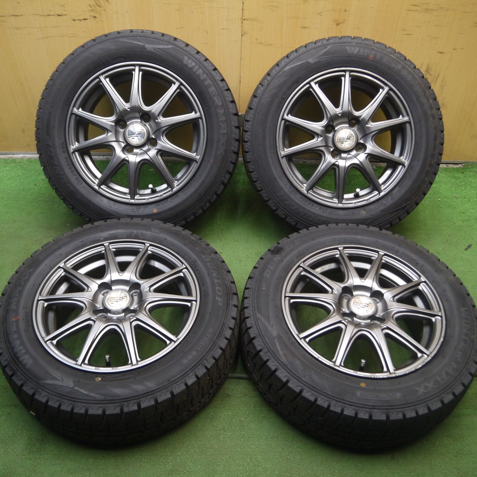 *送料無料* バリ溝！23年！キレイ！9.5分以上スタッドレス 175/65R14 ダンロップ ウインターマックス WM02 FINAL SPEED MiD PCD100/4H4053110Hス
