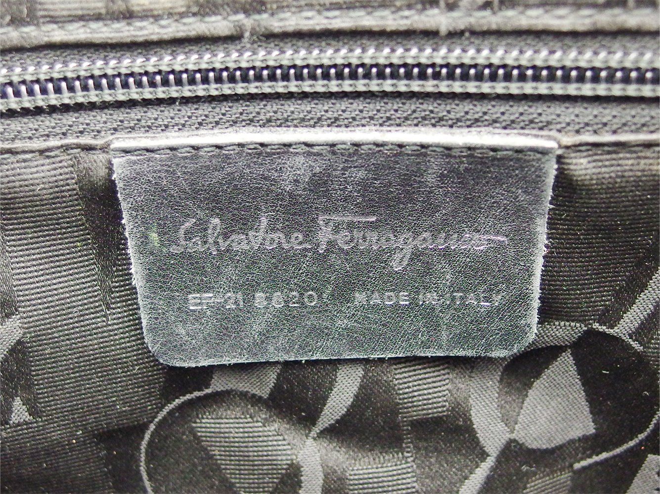 サルヴァトーレフェラガモ Salvatore Ferragamo ショルダー