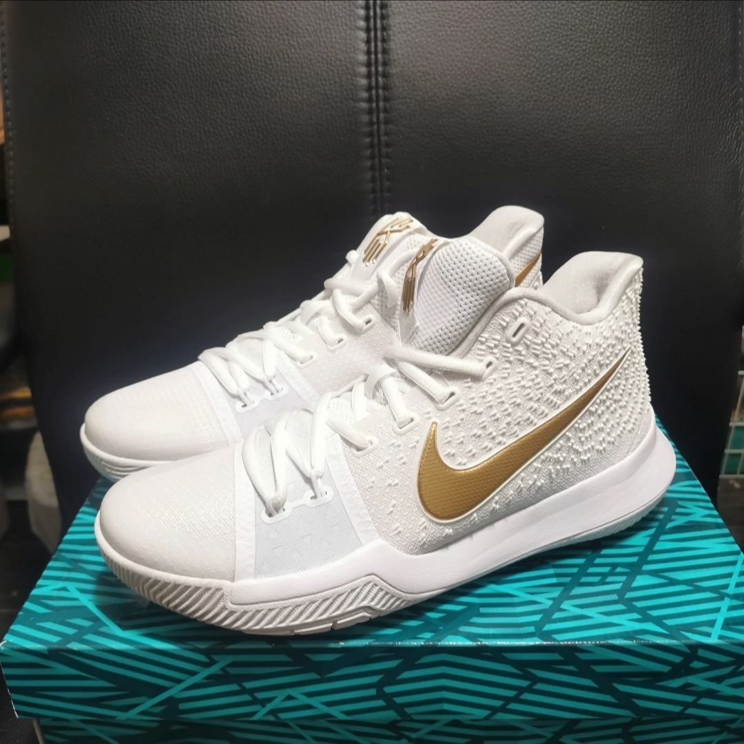 新品未使用 Nike Kyrie 3 