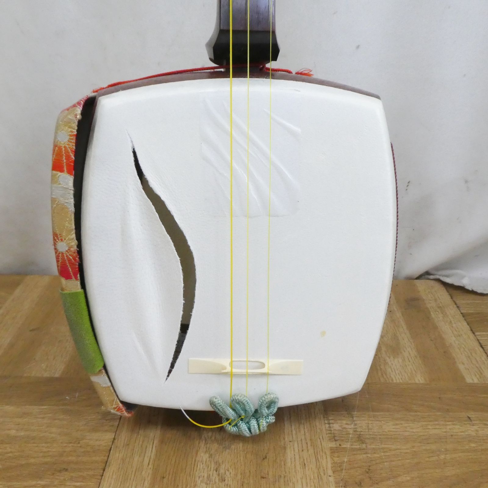 R107【激安】三味線 正寸 中棹 伝統楽器 中古 現状 /100 - メルカリ