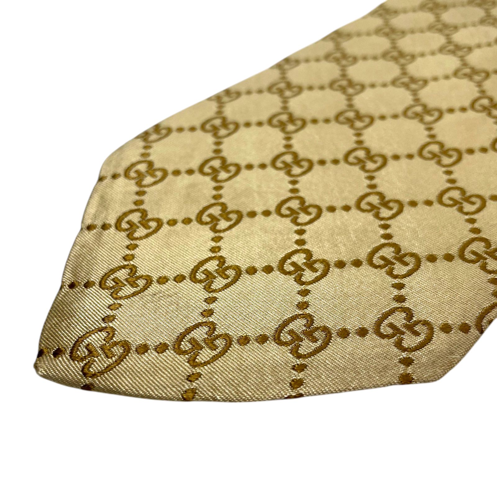 美品 グッチ GUCCI シルク100% ネクタイ ゴールド GGロゴ GUCCI グッチ ネクタイ シルク シルク100% GG ゴールド 光沢