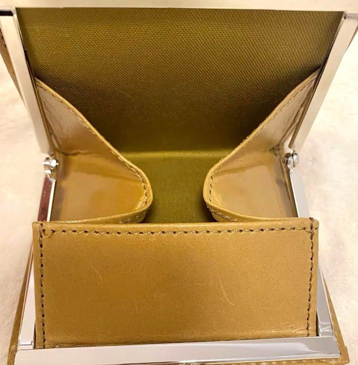 VivienneWestwood ヴィヴィアン ウエストウッド ミニ財布 レザー キャメル ライトブラウン がま口 二つ折財布 折財布 RANDOM LINE ORB 口金 プレゼント ユニセックス 二つ折り財布 折り財布 小物