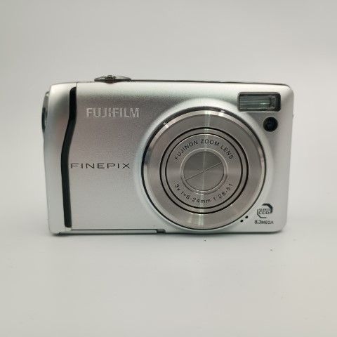FUJIFILM FINEPIX F40fd シルバー コンパクトデジタルカメラ